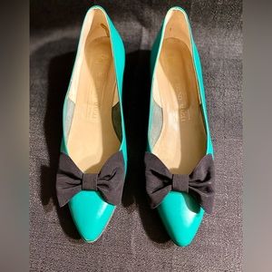 Adorable vintage Bruno Magali bowed ballet flat